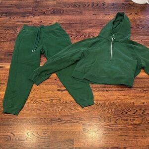 lululemon athletica Forest Green Jogger Set